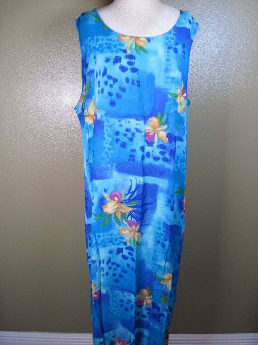 Womens beach coverup in size XL from CM Shapes